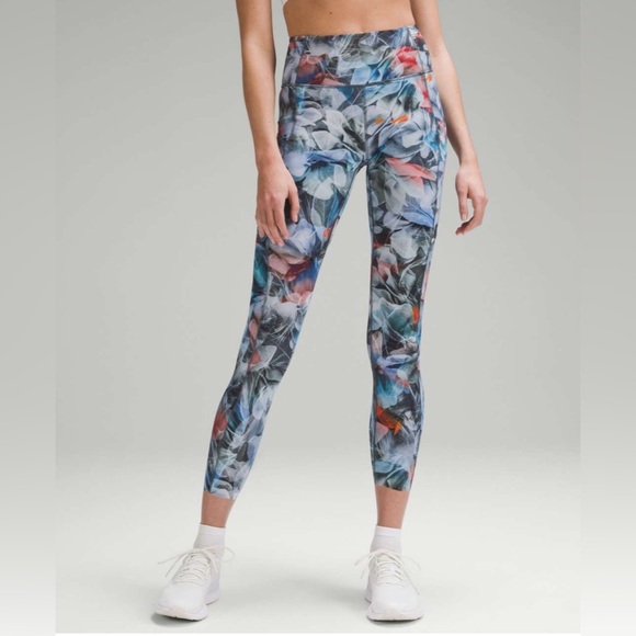 Lululemon Fast and Free High-Rise Tight 25" in Luminescent Floral Multi Size 6 - Picture 1 of 10